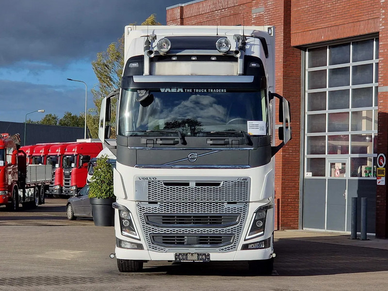 Volvo FH 16.750 Globetrotter XL 6x2 - Ekeri box with sidedoors - Retarder - 4.60 WB - Full air - Φορτηγό κόφα: φωτογραφία 2 Volvo FH 16.750 Globetrotter XL 6x2 - Ekeri box with sidedoors - Retarder - 4.60 WB - Full air - Φορτηγό κόφα: φωτογραφία 2