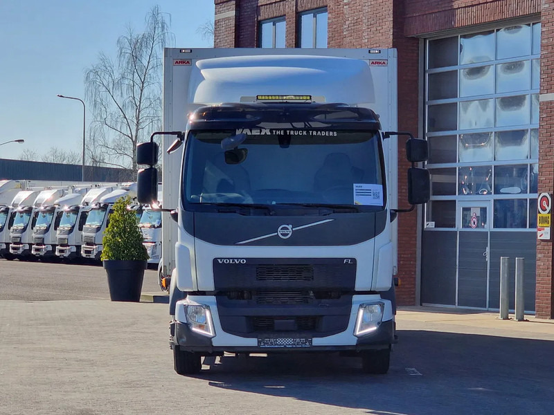 Volvo FL 250 4x2 Box truck, loading lift, 12T - Φορτηγό κόφα: φωτογραφία 2 Volvo FL 250 4x2 Box truck, loading lift, 12T - Φορτηγό κόφα: φωτογραφία 2