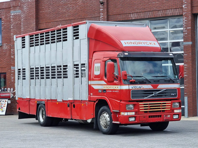 Volvo FM 250 4x- Livestock 2 deck - Lifting floors - Loadlift - Manual gearbox - Φορτηγό μεταφορά ζώων: φωτογραφία 1 Volvo FM 250 4x- Livestock 2 deck - Lifting floors - Loadlift - Manual gearbox - Φορτηγό μεταφορά ζώων: φωτογραφία 1