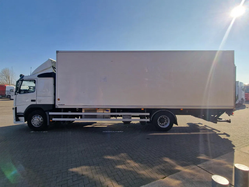 Volvo FM 330 4x2 - Carrier MT 18 Frigo - Loadlift - Full air - Sleepercab - Φορτηγό ψυγείο: φωτογραφία 4 Volvo FM 330 4x2 - Carrier MT 18 Frigo - Loadlift - Full air - Sleepercab - Φορτηγό ψυγείο: φωτογραφία 4
