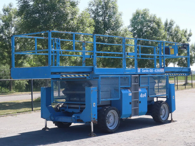 Genie GS-4390 RT | 15 METER | 680 KG - Ψαλιδωτό ανυψωτικό: φωτογραφία 5 Genie GS-4390 RT | 15 METER | 680 KG - Ψαλιδωτό ανυψωτικό: φωτογραφία 5