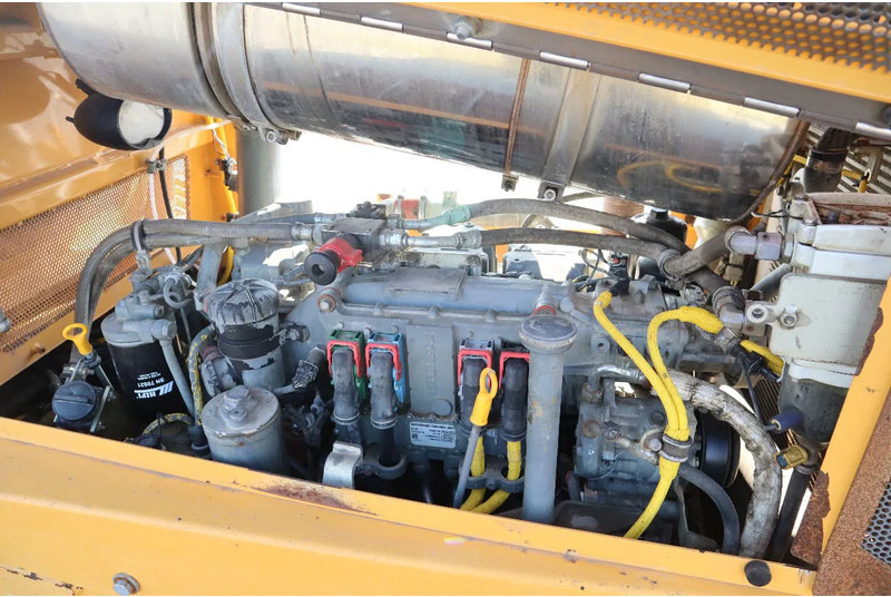 Μπουλντόζα Liebherr PR736 LGP | AIRCO | LOW HOURS!: φωτογραφία 14 Μπουλντόζα Liebherr PR736 LGP | AIRCO | LOW HOURS!: φωτογραφία 14