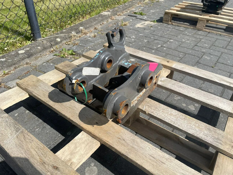 SMP S60 | HALF-AUTO QUICK COUPLER | SNELWISSEL | VOLVO EC18 - Ψαλίδι υδραυλικό για Κατασκευή μηχανήματα: φωτογραφία 3 SMP S60 | HALF-AUTO QUICK COUPLER | SNELWISSEL | VOLVO EC18 - Ψαλίδι υδραυλικό για Κατασκευή μηχανήματα: φωτογραφία 3