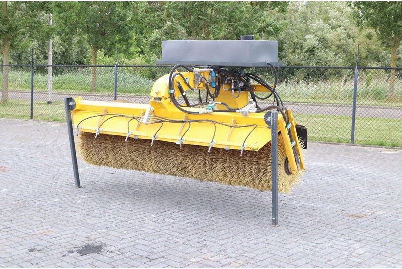 STARK RSW 3000 S | SWEEPER | BRUSH | KEHRMASCHINE | WATER SPRAY - Σκούπα: φωτογραφία 1 STARK RSW 3000 S | SWEEPER | BRUSH | KEHRMASCHINE | WATER SPRAY - Σκούπα: φωτογραφία 1