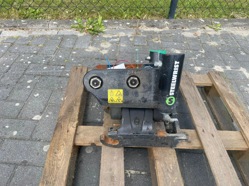 STEELWRIST TCX S30 - 180 MEC | TILT COUPLER | TILTING COUPLER | NEW / UNUSED - Σύστημα tiltrotator για Κατασκευή μηχανήματα: φωτογραφία 2 STEELWRIST TCX S30 - 180 MEC | TILT COUPLER | TILTING COUPLER | NEW / UNUSED - Σύστημα tiltrotator για Κατασκευή μηχανήματα: φωτογραφία 2