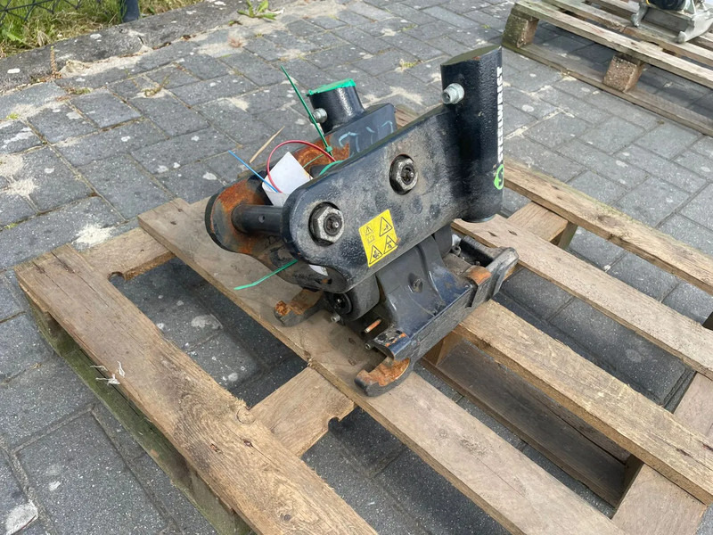 STEELWRIST TCX S30 - 180 MEC | TILT COUPLER | TILTING COUPLER | NEW / UNUSED - Σύστημα tiltrotator για Κατασκευή μηχανήματα: φωτογραφία 3 STEELWRIST TCX S30 - 180 MEC | TILT COUPLER | TILTING COUPLER | NEW / UNUSED - Σύστημα tiltrotator για Κατασκευή μηχανήματα: φωτογραφία 3