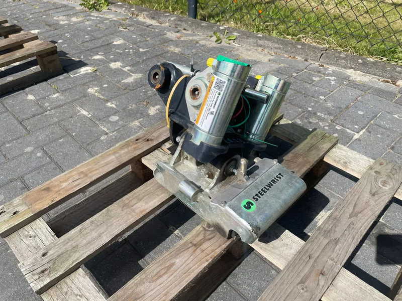 Sanderson STEELWRIST TMX S30 -180HA | TILT QUICKCOUPLER | TILTING COUPLER | NEW - Σύστημα tiltrotator για Κατασκευή μηχανήματα: φωτογραφία 1 Sanderson STEELWRIST TMX S30 -180HA | TILT QUICKCOUPLER | TILTING COUPLER | NEW - Σύστημα tiltrotator για Κατασκευή μηχανήματα: φωτογραφία 1