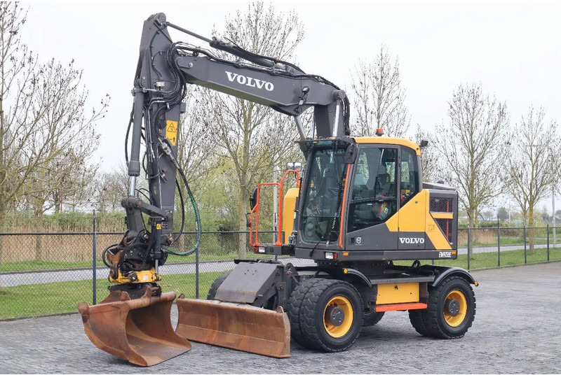 Volvo EWR 150 E | ROTOTILT | BUCKET | TRAILER HYDR - Τροχοφόρος εκσκαφέας: φωτογραφία 2 Volvo EWR 150 E | ROTOTILT | BUCKET | TRAILER HYDR - Τροχοφόρος εκσκαφέας: φωτογραφία 2