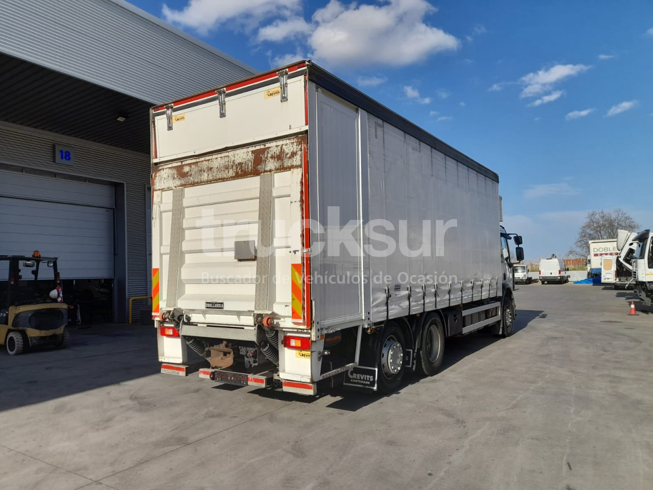 RENAULT D320.26 ejes 6x2*4 - Φορτηγό μουσαμάς: φωτογραφία 3 RENAULT D320.26 ejes 6x2*4 - Φορτηγό μουσαμάς: φωτογραφία 3