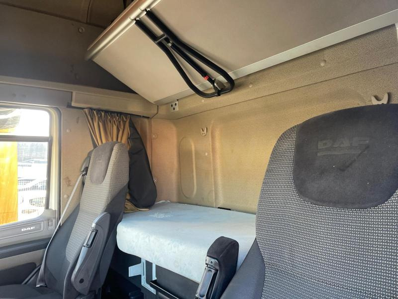 Φορτηγό μουσαμάς DAF CF75 310: φωτογραφία 8