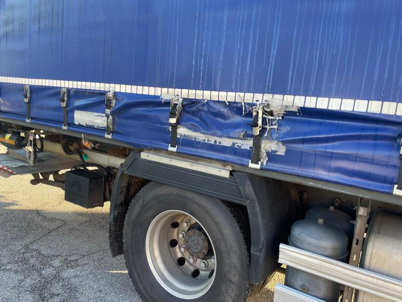 Φορτηγό μουσαμάς DAF CF75 310: φωτογραφία 6