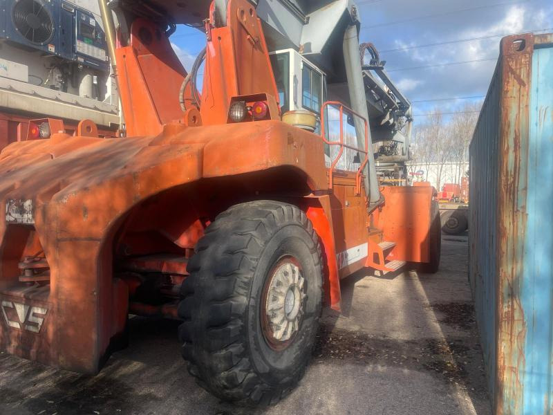 Ferrari F269.5 - Reachstacker: φωτογραφία 4 Ferrari F269.5 - Reachstacker: φωτογραφία 4