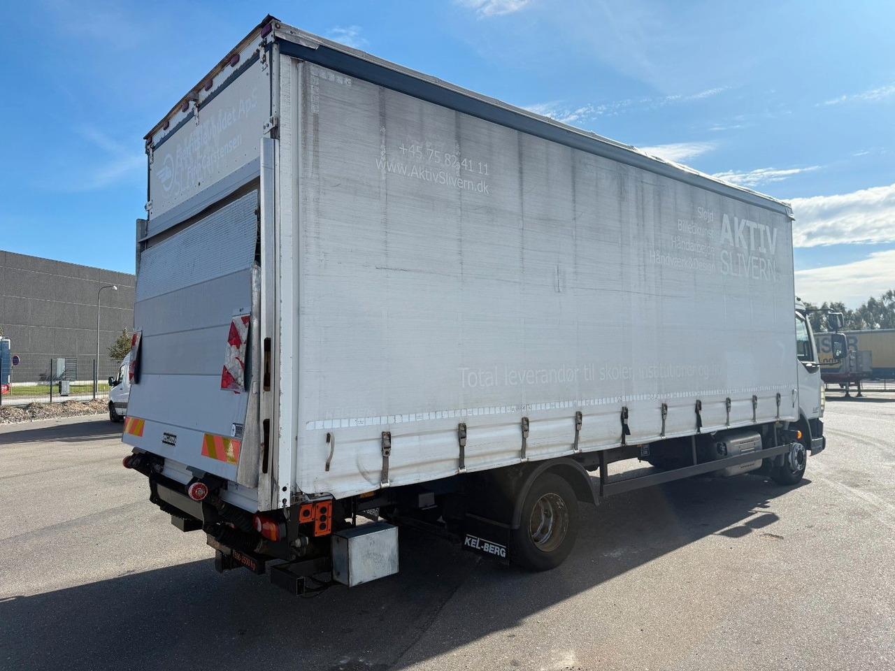 DAF LF 45 /220 4x2 Curtainsider and Taillift Euro 6 - Φορτηγό μουσαμάς: φωτογραφία 3 DAF LF 45 /220 4x2 Curtainsider and Taillift Euro 6 - Φορτηγό μουσαμάς: φωτογραφία 3