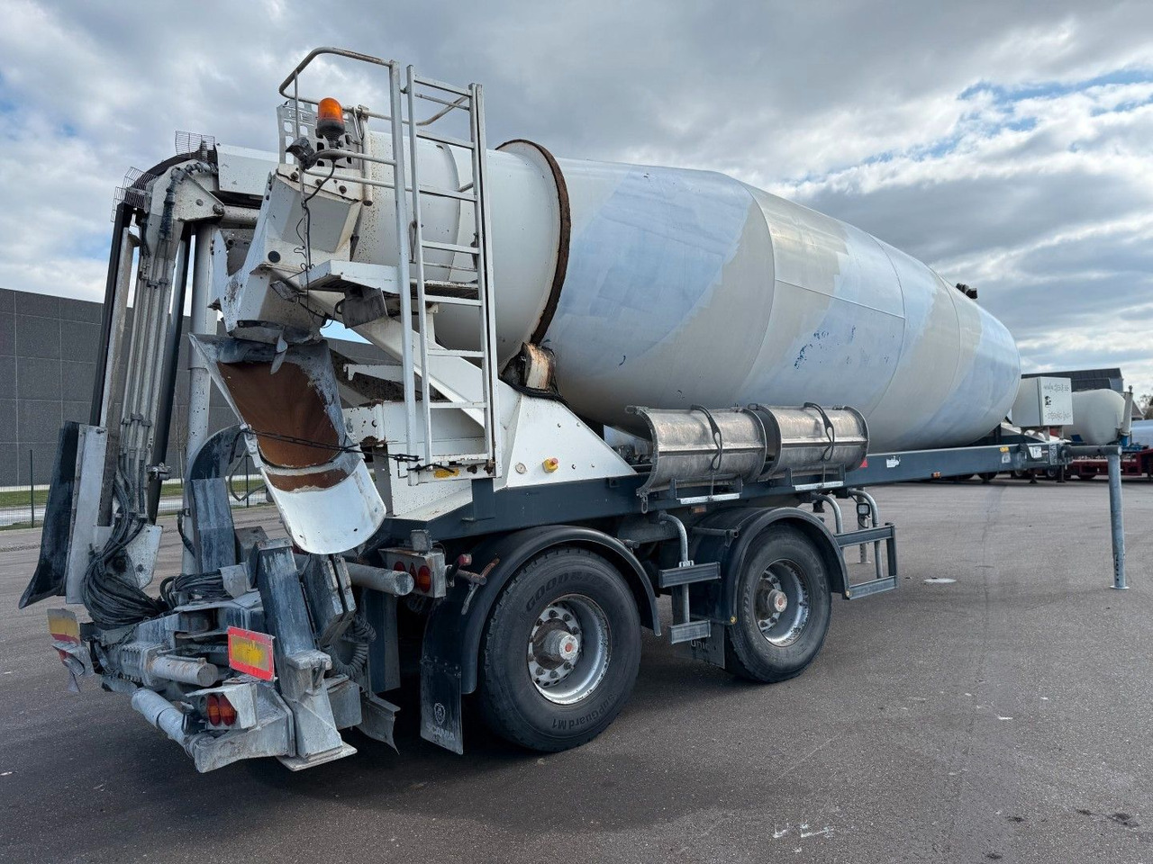 De Buf BM 12-36-2SPR w/ Belt Theam TSR15 / Beton - Μπετονιέρα επικαθήμενο: φωτογραφία 4 De Buf BM 12-36-2SPR w/ Belt Theam TSR15 / Beton - Μπετονιέρα επικαθήμενο: φωτογραφία 4