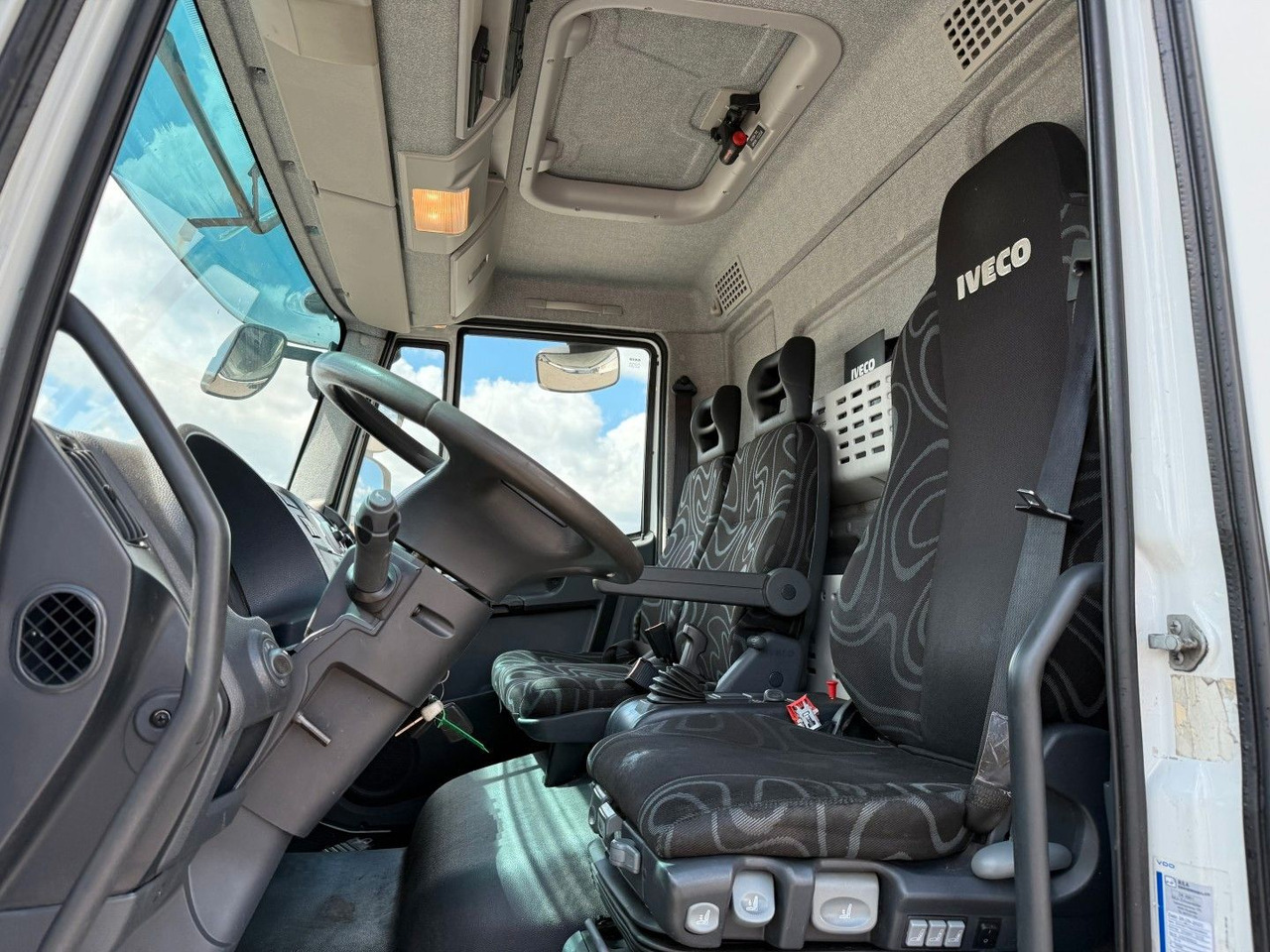 Iveco 180E32 Schmitz / Thermo King T-1200R Spectrum Iveco 180E32 Schmitz / Thermo King T-1200R Spectrum - Φορτηγό ψυγείο: φωτογραφία 5 Iveco 180E32 Schmitz / Thermo King T-1200R Spectrum Iveco 180E32 Schmitz / Thermo King T-1200R Spectrum - Φορτηγό ψυγείο: φωτογραφία 5