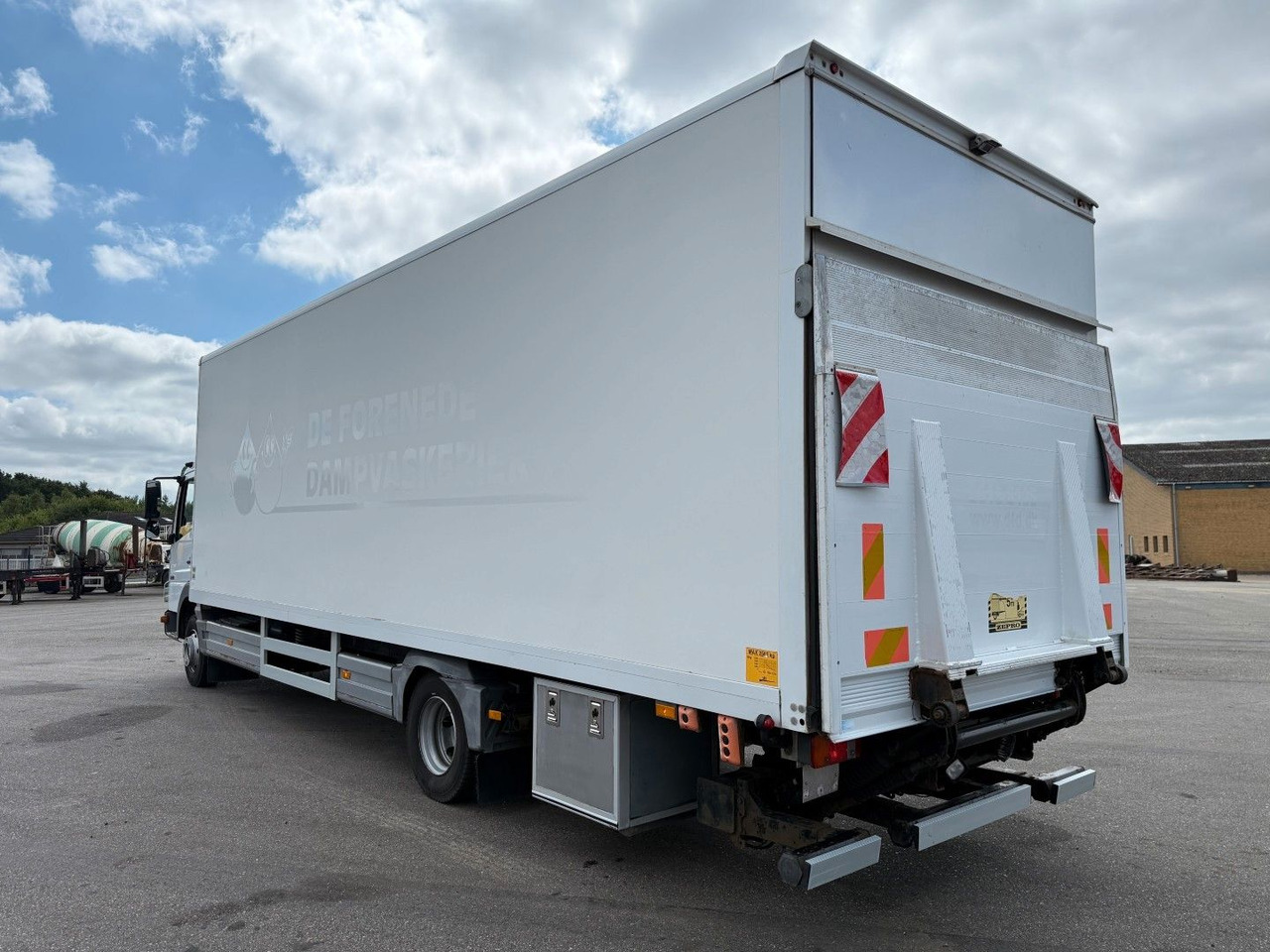 Mercedes-Benz Atego 1218 4x2 Euro 5 8,0 m. koffer - Φορτηγό κόφα: φωτογραφία 4 Mercedes-Benz Atego 1218 4x2 Euro 5 8,0 m. koffer - Φορτηγό κόφα: φωτογραφία 4