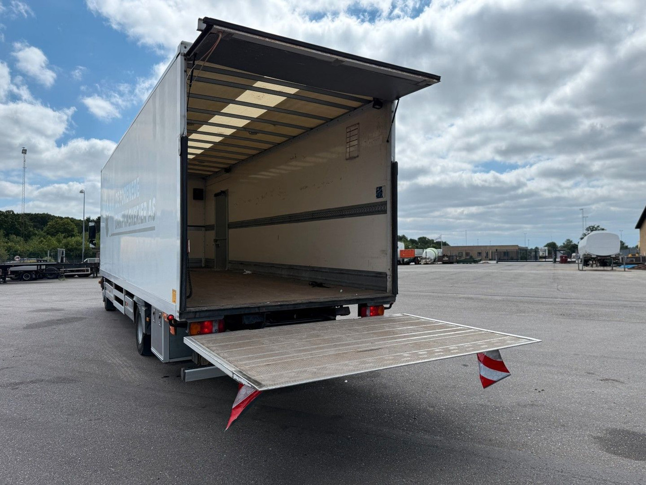 Mercedes-Benz Atego 1218 4x2 Euro 5 8,0 m. koffer - Φορτηγό κόφα: φωτογραφία 5 Mercedes-Benz Atego 1218 4x2 Euro 5 8,0 m. koffer - Φορτηγό κόφα: φωτογραφία 5