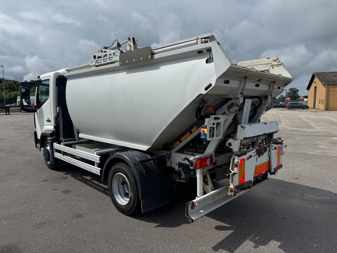 Renault D7.5 180 4x2 Semat/Techno Azimut 8 m3 Garbage - Απορριμματοφόρο: φωτογραφία 4 Renault D7.5 180 4x2 Semat/Techno Azimut 8 m3 Garbage - Απορριμματοφόρο: φωτογραφία 4