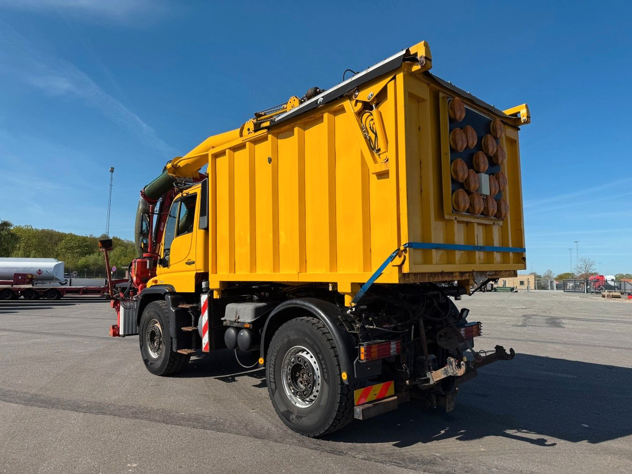 Unimog U500 4x4 / Dücker Kipper / Saug / Mäher MKT 15R - Φορτηγό ανατρεπόμενο: φωτογραφία 4 Unimog U500 4x4 / Dücker Kipper / Saug / Mäher MKT 15R - Φορτηγό ανατρεπόμενο: φωτογραφία 4