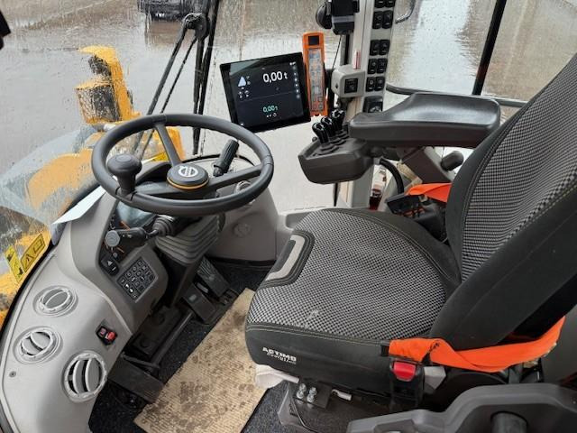 Volvo L180H - Ελαστιχοφόρος φορτωτής: φωτογραφία 5 Volvo L180H - Ελαστιχοφόρος φορτωτής: φωτογραφία 5