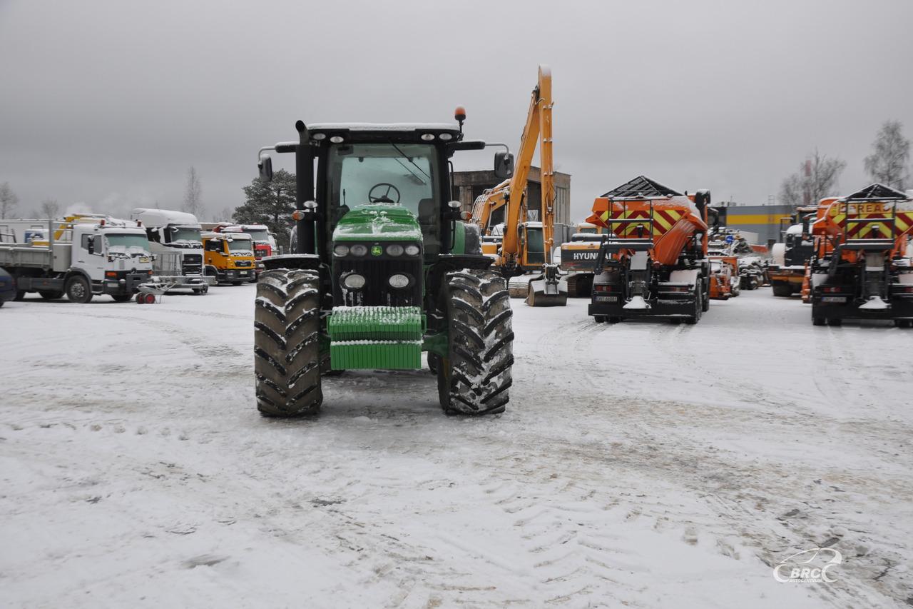John Deere 8245R - Τρακτέρ: φωτογραφία 3 John Deere 8245R - Τρακτέρ: φωτογραφία 3