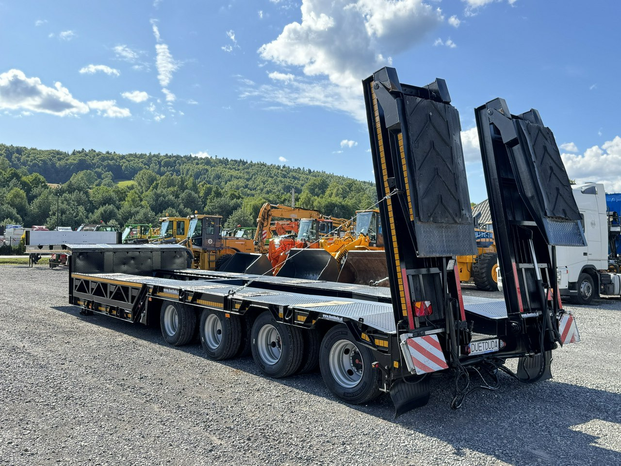 Bodex 4 osiowa NN4J Niskopodwoziówka Niskopodwozie Nowe Opony - Επικαθήμενο με χαμηλό δάπεδο: φωτογραφία 1 Bodex 4 osiowa NN4J Niskopodwoziówka Niskopodwozie Nowe Opony - Επικαθήμενο με χαμηλό δάπεδο: φωτογραφία 1