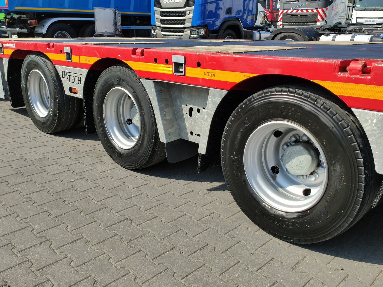 Επικαθήμενο με χαμηλό δάπεδο EMTECH Ład-33.3 tony 3osie Tylna oś skrętna Przednia Podnoszona: φωτογραφία 11 Επικαθήμενο με χαμηλό δάπεδο EMTECH Ład-33.3 tony 3osie Tylna oś skrętna Przednia Podnoszona: φωτογραφία 11