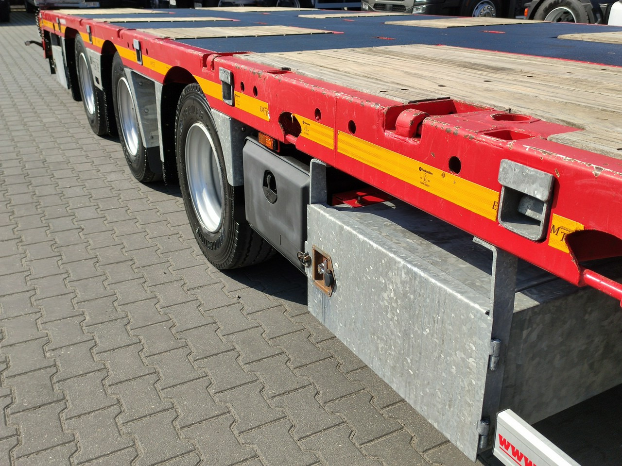 Επικαθήμενο με χαμηλό δάπεδο EMTECH Ład-33.3 tony 3osie Tylna oś skrętna Przednia Podnoszona: φωτογραφία 10 Επικαθήμενο με χαμηλό δάπεδο EMTECH Ład-33.3 tony 3osie Tylna oś skrętna Przednia Podnoszona: φωτογραφία 10