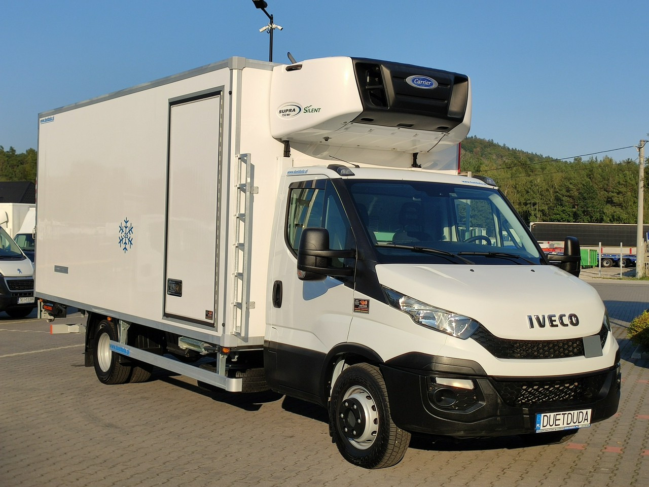 Iveco Daily 70C17 Mroźnia Ściana Grodziowa Multitemperatura - Επαγγελματικό αυτοκίνητο ψυγείο: φωτογραφία 2 Iveco Daily 70C17 Mroźnia Ściana Grodziowa Multitemperatura - Επαγγελματικό αυτοκίνητο ψυγείο: φωτογραφία 2