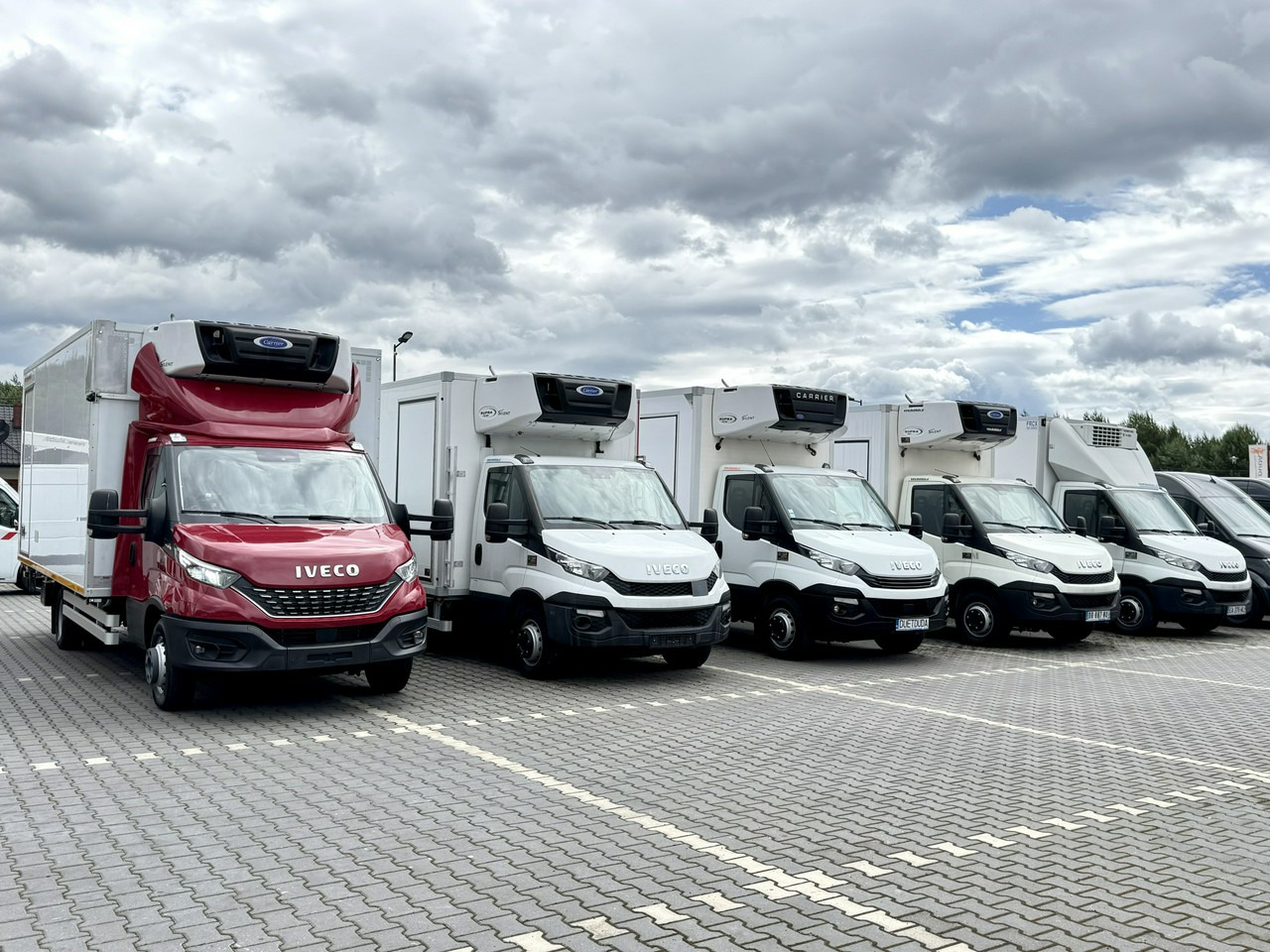 Iveco Daily 70C18 Mroźnia Ściana Grodziowa Podwójny Parownik - Επαγγελματικό αυτοκίνητο ψυγείο: φωτογραφία 1 Iveco Daily 70C18 Mroźnia Ściana Grodziowa Podwójny Parownik - Επαγγελματικό αυτοκίνητο ψυγείο: φωτογραφία 1