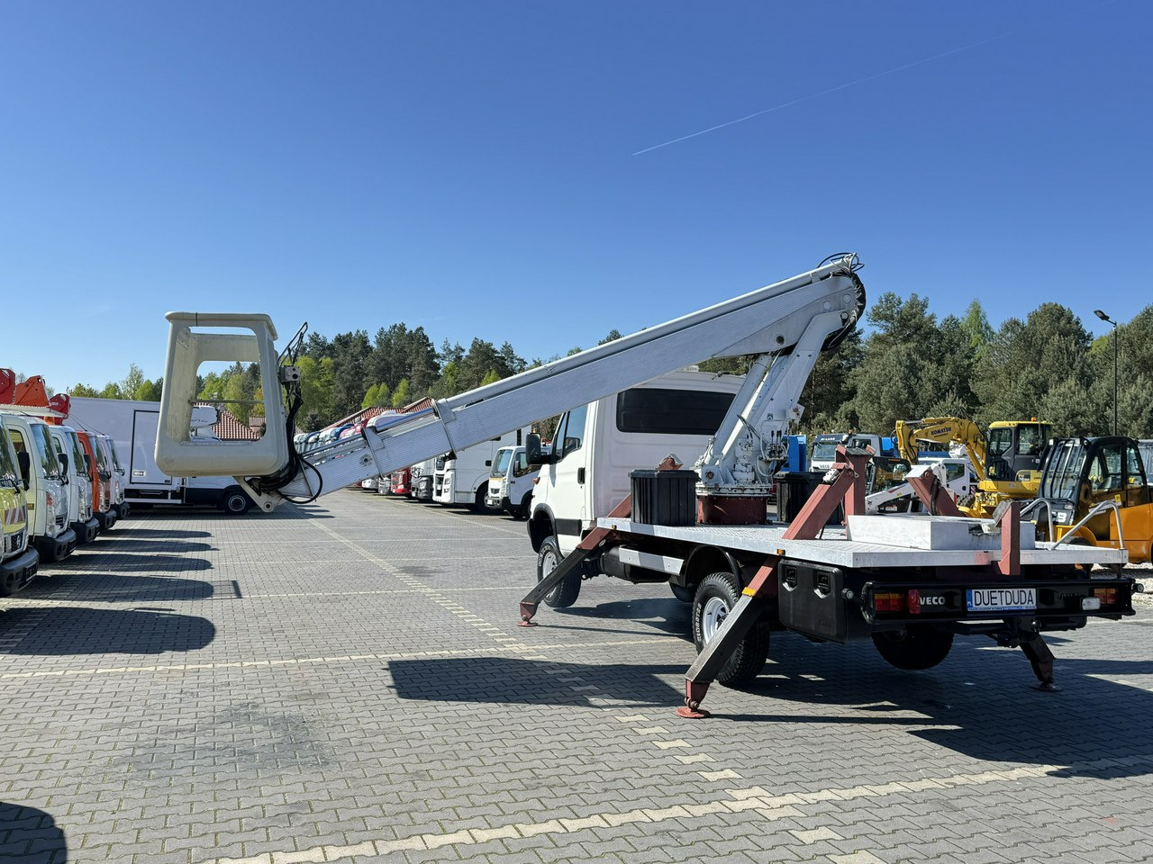 Φορτηγό με εναέρια πλατφόρμα Iveco Daily: φωτογραφία 14 Φορτηγό με εναέρια πλατφόρμα Iveco Daily: φωτογραφία 14