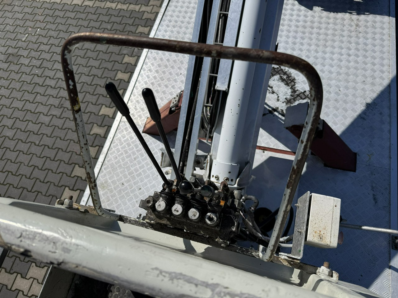 Φορτηγό με εναέρια πλατφόρμα Iveco Daily: φωτογραφία 19 Φορτηγό με εναέρια πλατφόρμα Iveco Daily: φωτογραφία 19