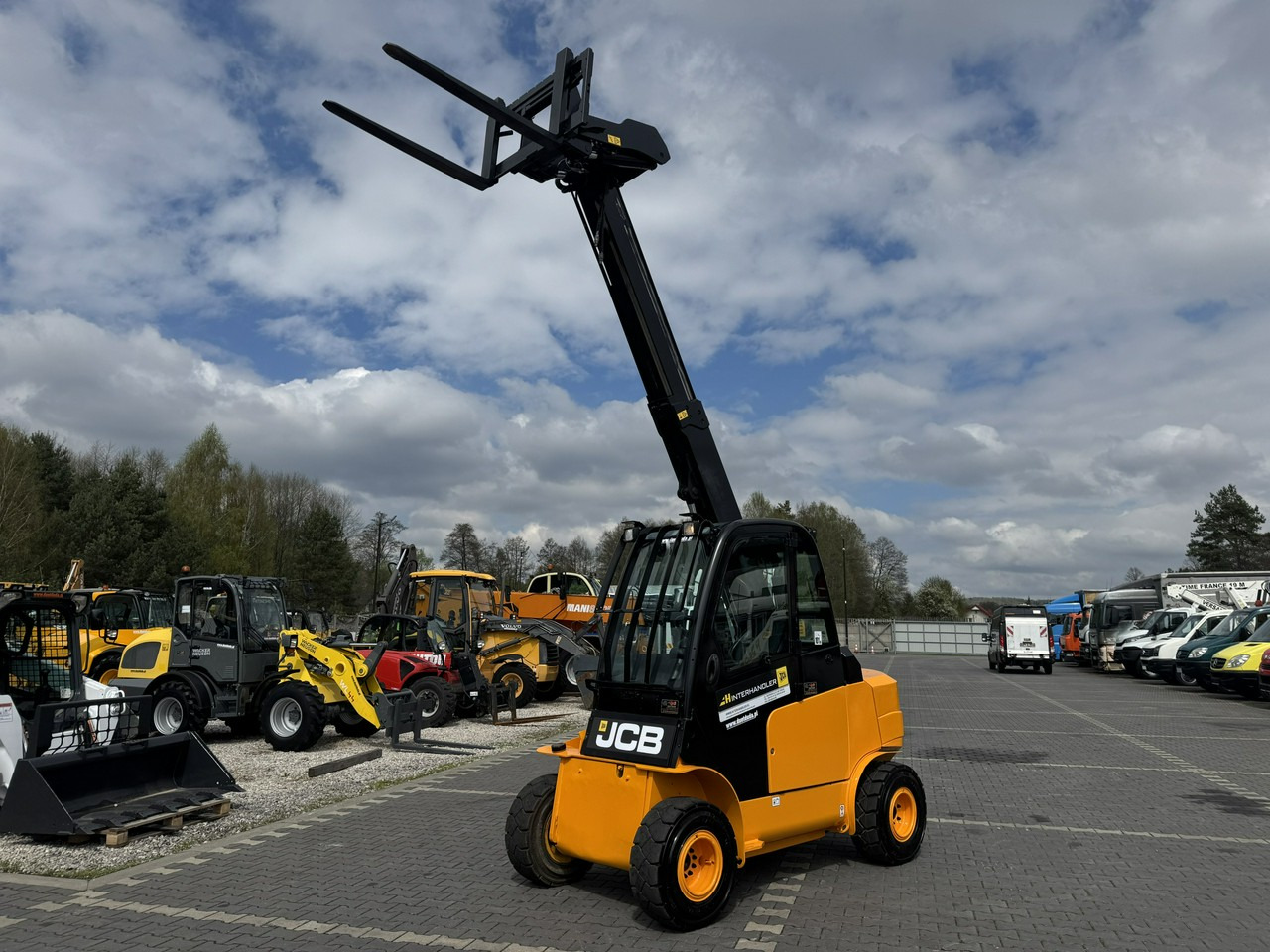 JCB TLT 35D 4x4 T4 TELESKOP / TELESKOPOWY Ładowarka Teleskopowa - Τηλεσκοπικός φορτωτής: φωτογραφία 1 JCB TLT 35D 4x4 T4 TELESKOP / TELESKOPOWY Ładowarka Teleskopowa - Τηλεσκοπικός φορτωτής: φωτογραφία 1