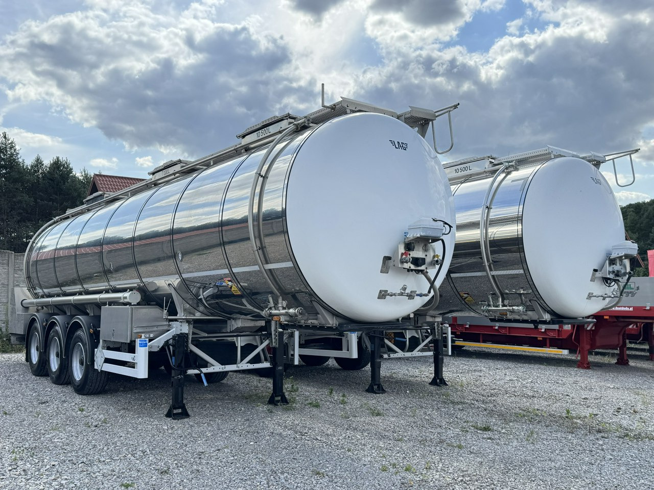 Lag Spożywcza Magyar Izolowana Webasto Pompa Elektryczna do Zrzutu - Επικαθήμενο βυτίο: φωτογραφία 1 Lag Spożywcza Magyar Izolowana Webasto Pompa Elektryczna do Zrzutu - Επικαθήμενο βυτίο: φωτογραφία 1