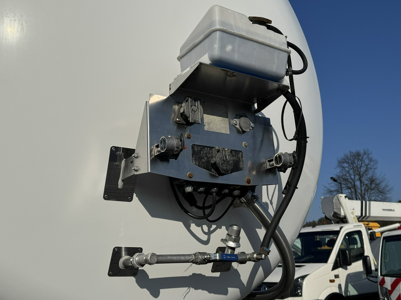 Lag Spożywcza Magyar Izolowana Webasto Pompa Elektryczna do Zrzutu - Επικαθήμενο βυτίο: φωτογραφία 5 Lag Spożywcza Magyar Izolowana Webasto Pompa Elektryczna do Zrzutu - Επικαθήμενο βυτίο: φωτογραφία 5