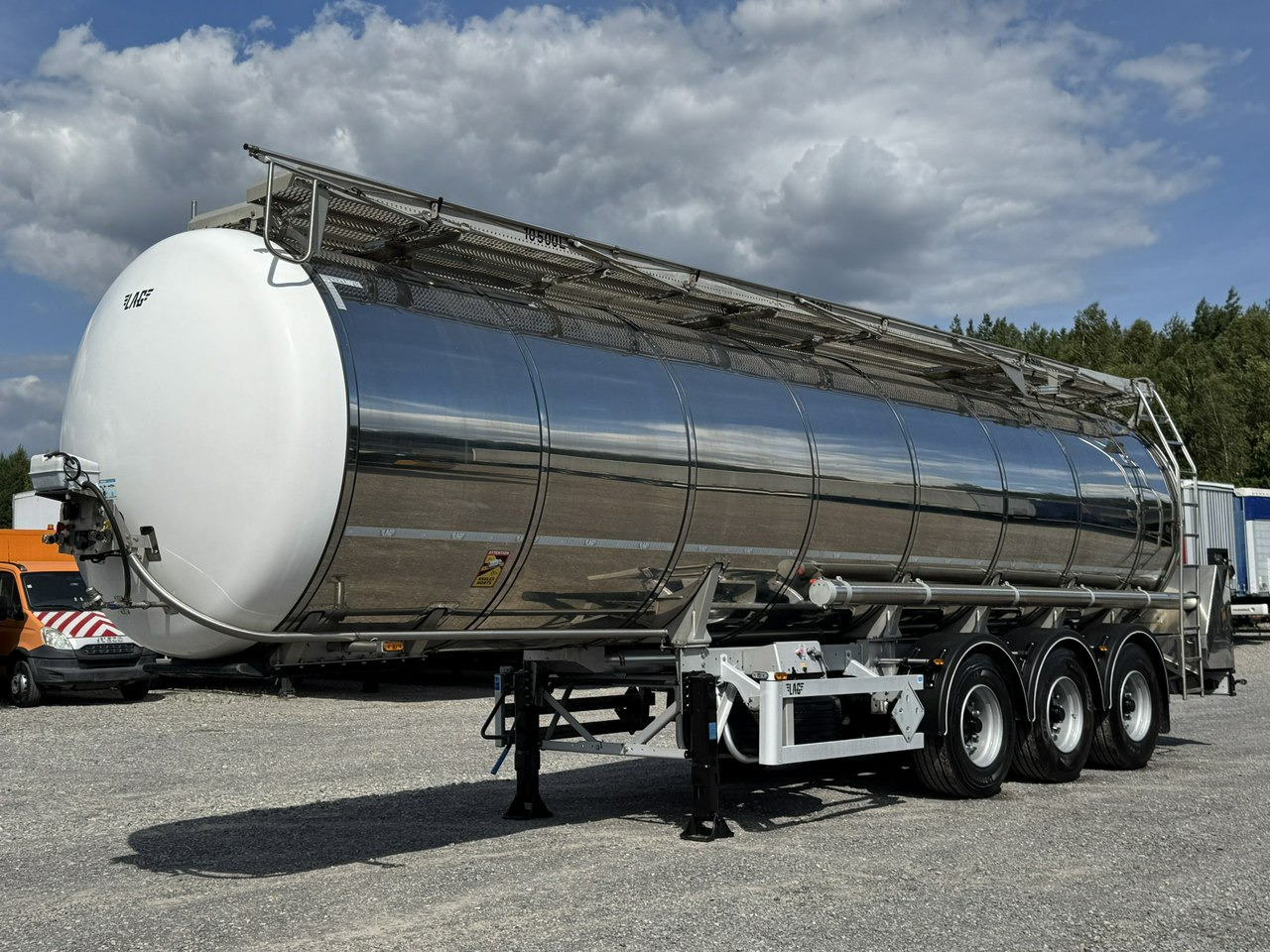 Lag Spożywcza Magyar Izolowana Webasto Pompa Elektryczna do Zrzutu - Επικαθήμενο βυτίο: φωτογραφία 4 Lag Spożywcza Magyar Izolowana Webasto Pompa Elektryczna do Zrzutu - Επικαθήμενο βυτίο: φωτογραφία 4