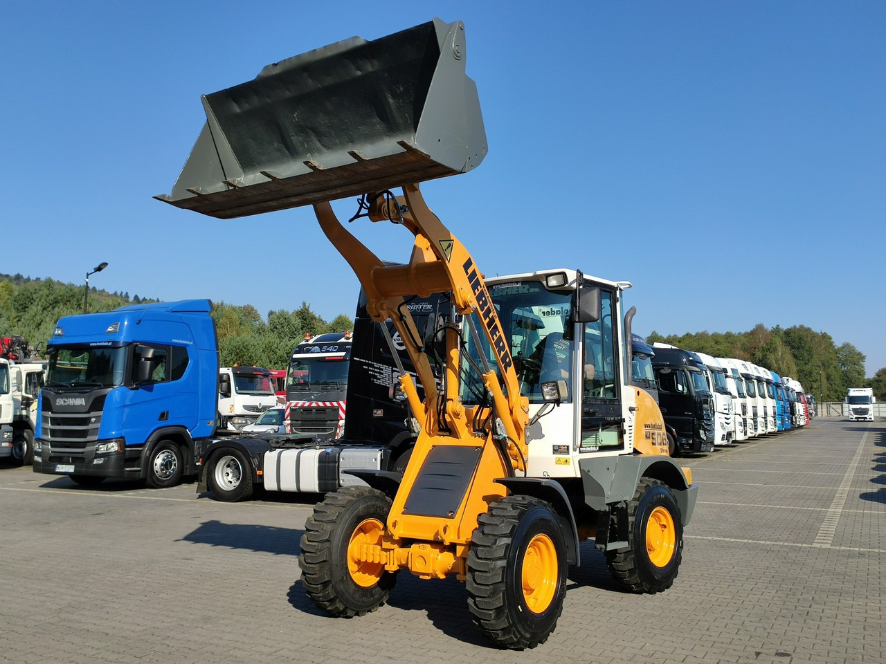 Liebherr L 506 STEREO Szybkozłącze / Łyżka Krokodyl + Widły Waga 6300kg - Σπαστός φορτωτής: φωτογραφία 3 Liebherr L 506 STEREO Szybkozłącze / Łyżka Krokodyl + Widły Waga 6300kg - Σπαστός φορτωτής: φωτογραφία 3