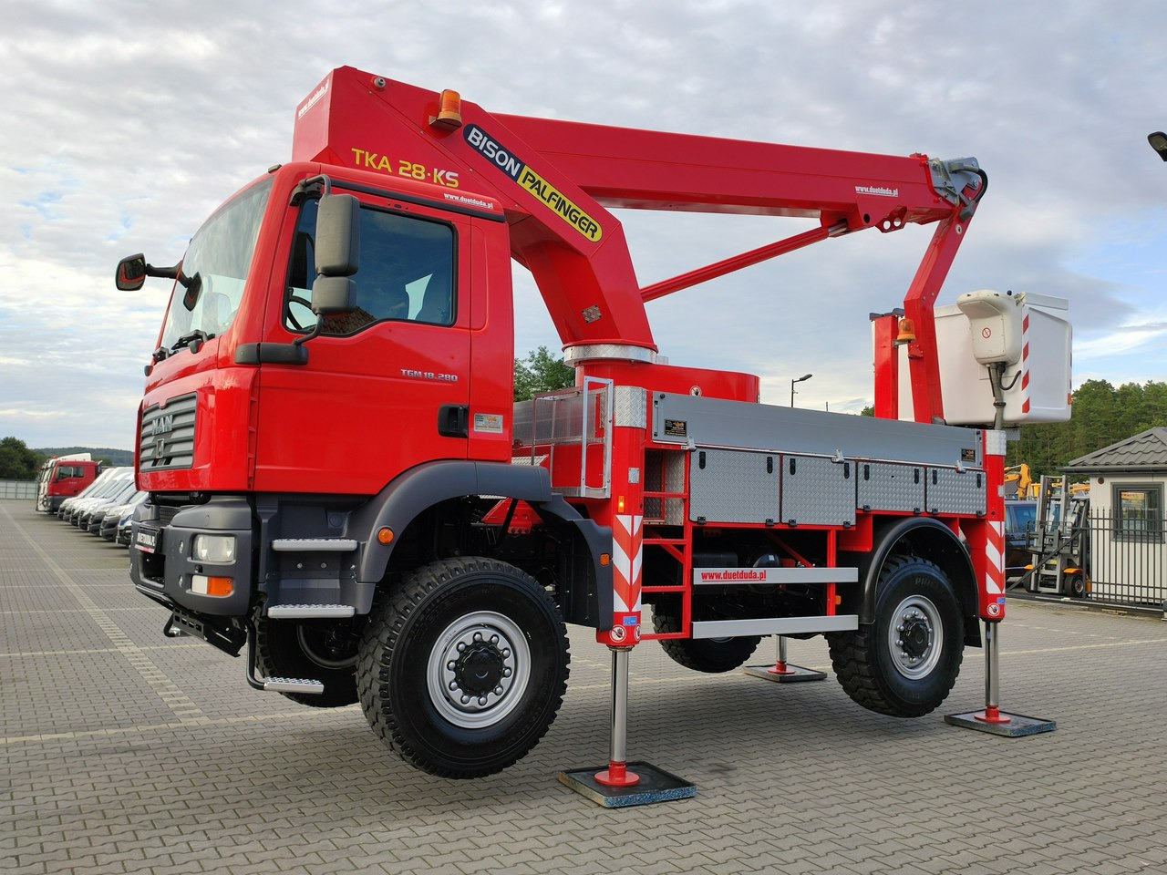 Φορτηγό με εναέρια πλατφόρμα MAN TGM 18.280 4x4 Zwyżka Bison Palfinger TKA 28 Podnośnik Koszowy: φωτογραφία 42 Φορτηγό με εναέρια πλατφόρμα MAN TGM 18.280 4x4 Zwyżka Bison Palfinger TKA 28 Podnośnik Koszowy: φωτογραφία 42
