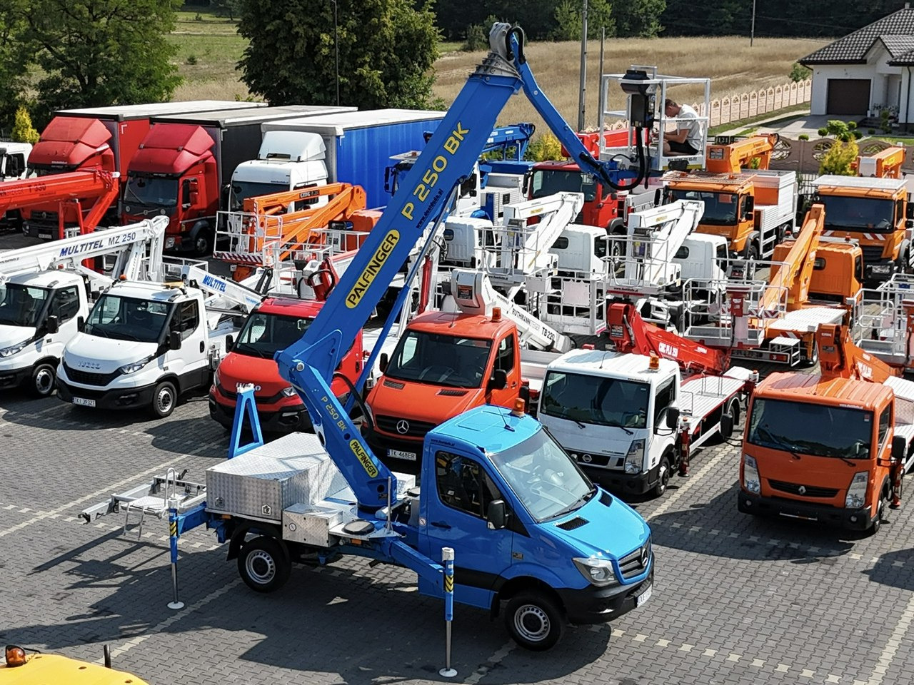 Mercedes Sprinter - Φορτηγό με εναέρια πλατφόρμα: φωτογραφία 5 Mercedes Sprinter - Φορτηγό με εναέρια πλατφόρμα: φωτογραφία 5