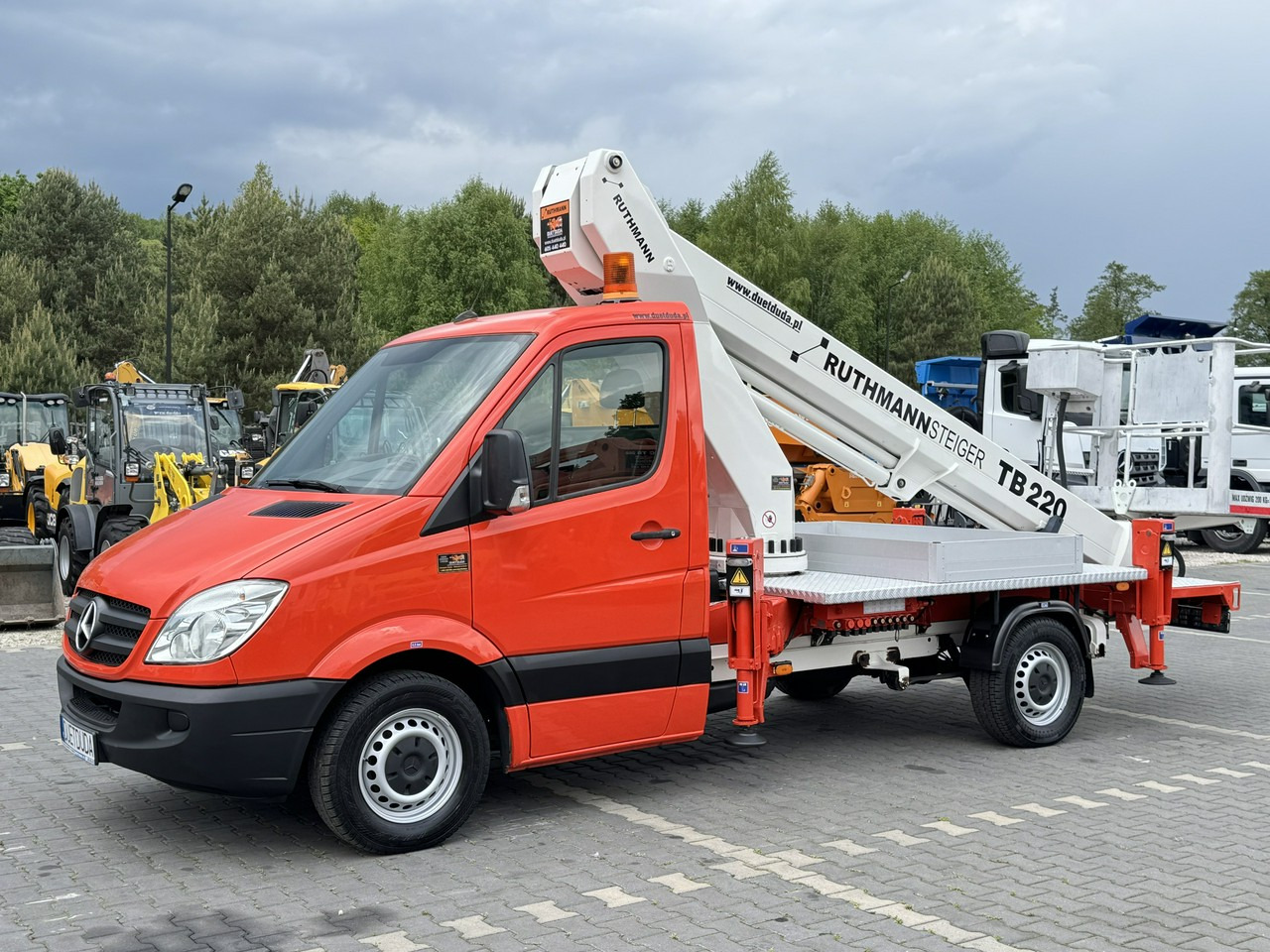 Mercedes Sprinter - Φορτηγό με εναέρια πλατφόρμα: φωτογραφία 3 Mercedes Sprinter - Φορτηγό με εναέρια πλατφόρμα: φωτογραφία 3