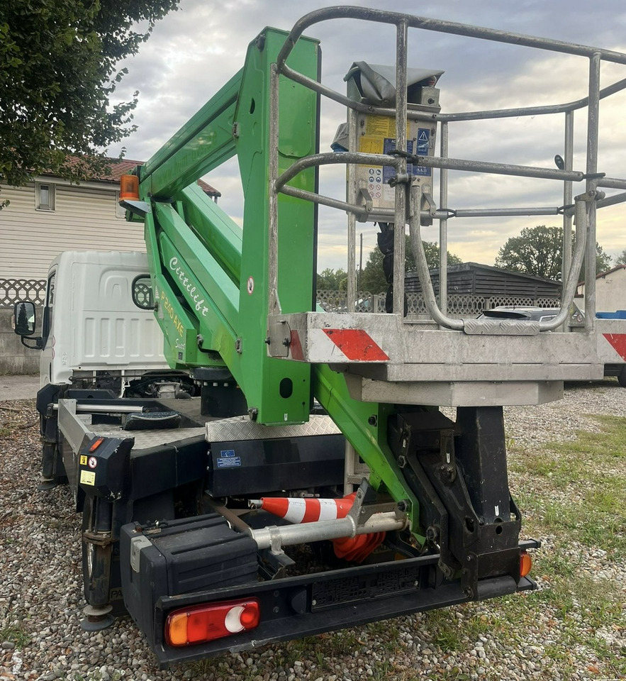 Nissan Cabstar Zwyżka Podmośnik Koszowy PALFINGER P240 AXE UDT - Φορτηγό με εναέρια πλατφόρμα: φωτογραφία 3 Nissan Cabstar Zwyżka Podmośnik Koszowy PALFINGER P240 AXE UDT - Φορτηγό με εναέρια πλατφόρμα: φωτογραφία 3