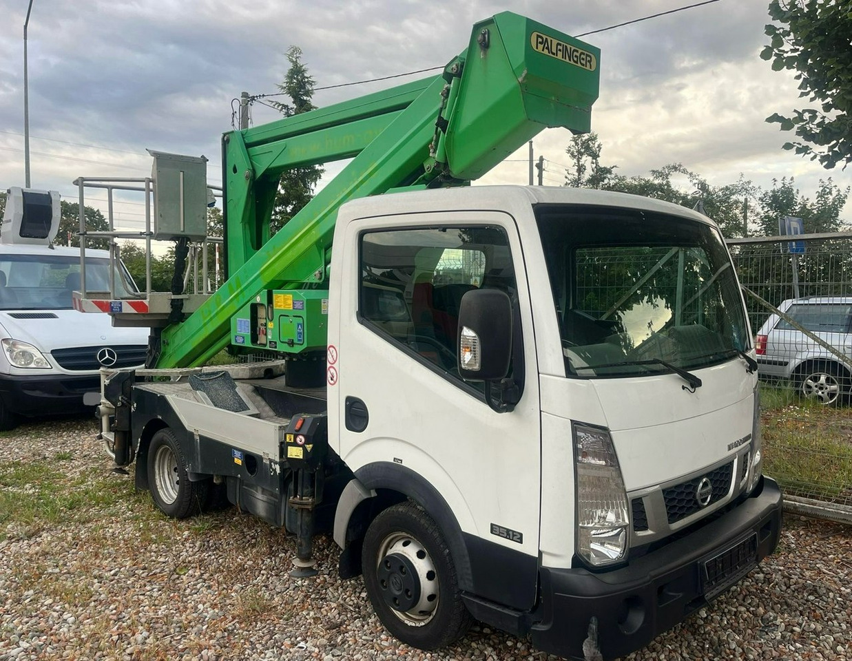 Nissan Cabstar Zwyżka Podmośnik Koszowy PALFINGER P240 AXE UDT - Φορτηγό με εναέρια πλατφόρμα: φωτογραφία 1 Nissan Cabstar Zwyżka Podmośnik Koszowy PALFINGER P240 AXE UDT - Φορτηγό με εναέρια πλατφόρμα: φωτογραφία 1
