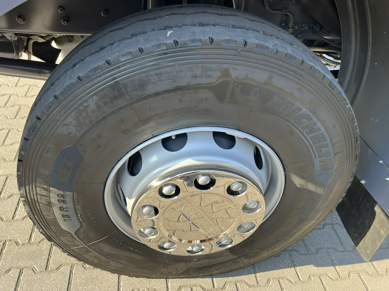 Renault Kerax 26.390 6x4 Mocny HDS FASSI F170 Sterowanie Radiowe - Φορτηγό ανατρεπόμενο, Φορτηγό με γερανό: φωτογραφία 4 Renault Kerax 26.390 6x4 Mocny HDS FASSI F170 Sterowanie Radiowe - Φορτηγό ανατρεπόμενο, Φορτηγό με γερανό: φωτογραφία 4