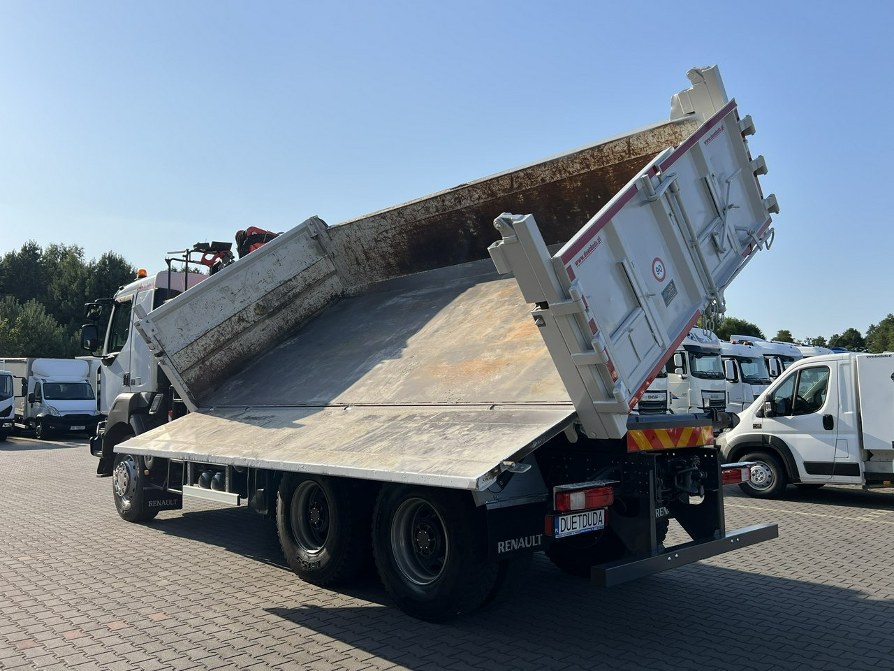 Renault Kerax 26.390 6x4 Mocny HDS FASSI F170 Sterowanie Radiowe - Φορτηγό ανατρεπόμενο, Φορτηγό με γερανό: φωτογραφία 5 Renault Kerax 26.390 6x4 Mocny HDS FASSI F170 Sterowanie Radiowe - Φορτηγό ανατρεπόμενο, Φορτηγό με γερανό: φωτογραφία 5