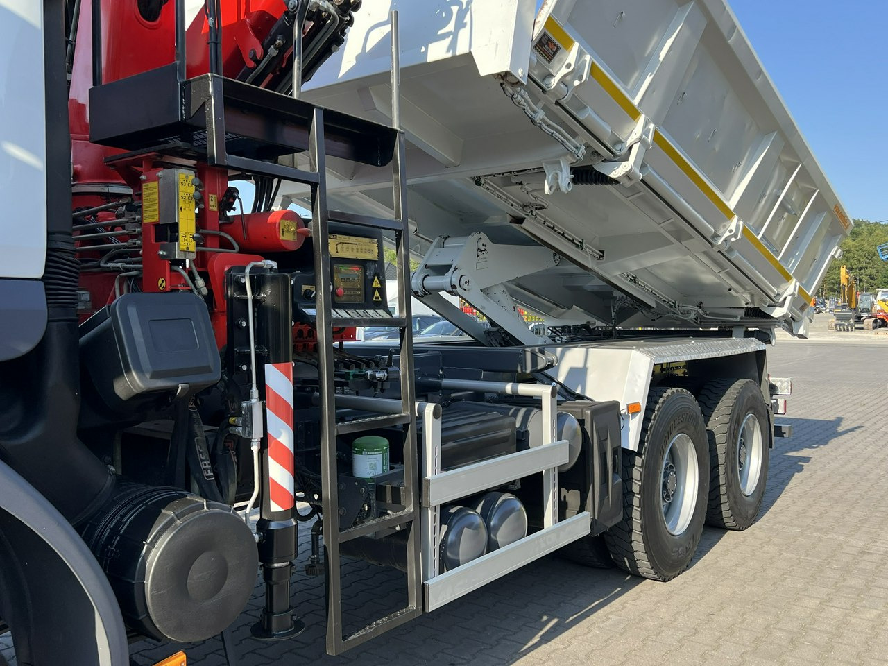 Renault Kerax 26.390 6x4 Mocny HDS FASSI F170 Sterowanie Radiowe - Φορτηγό ανατρεπόμενο, Φορτηγό με γερανό: φωτογραφία 5 Renault Kerax 26.390 6x4 Mocny HDS FASSI F170 Sterowanie Radiowe - Φορτηγό ανατρεπόμενο, Φορτηγό με γερανό: φωτογραφία 5