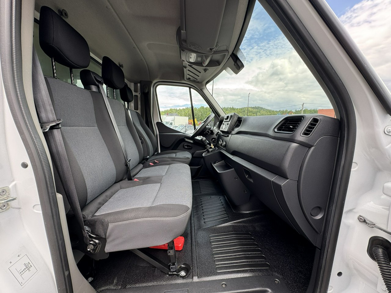 Επαγγελματικό αυτοκίνητο κόφα Renault Master: φωτογραφία 25 Επαγγελματικό αυτοκίνητο κόφα Renault Master: φωτογραφία 25