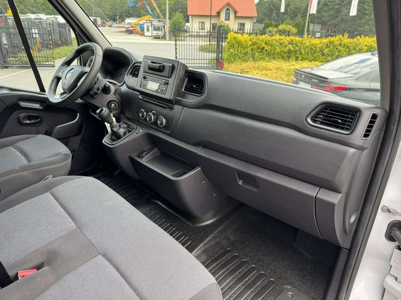 Επαγγελματικό αυτοκίνητο κόφα Renault Master: φωτογραφία 26 Επαγγελματικό αυτοκίνητο κόφα Renault Master: φωτογραφία 26