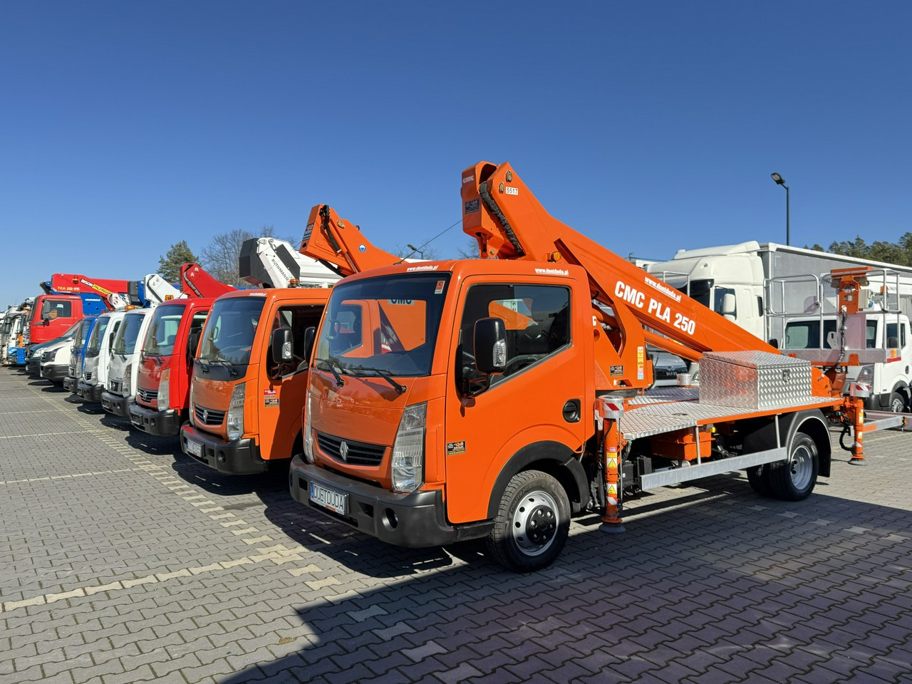 Renault Maxity - Φορτηγό με εναέρια πλατφόρμα: φωτογραφία 1 Renault Maxity - Φορτηγό με εναέρια πλατφόρμα: φωτογραφία 1