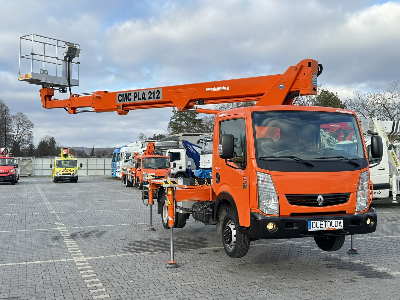 Renault Maxity - Φορτηγό με εναέρια πλατφόρμα: φωτογραφία 3 Renault Maxity - Φορτηγό με εναέρια πλατφόρμα: φωτογραφία 3