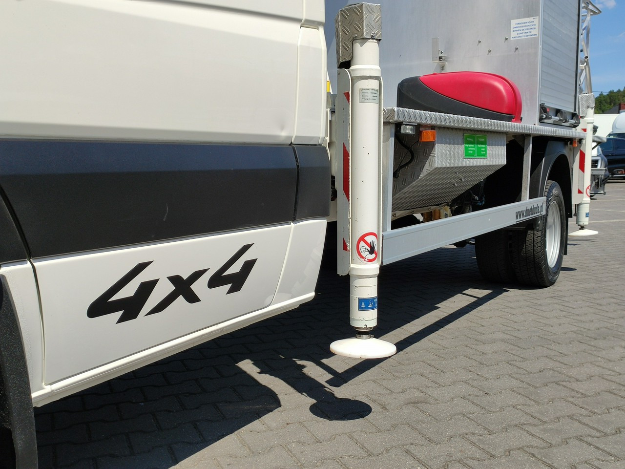 Volkswagen Crafter - Φορτηγό με εναέρια πλατφόρμα: φωτογραφία 3 Volkswagen Crafter - Φορτηγό με εναέρια πλατφόρμα: φωτογραφία 3